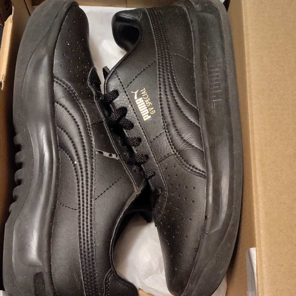 Puma Black Sneakers Sleek Design Comfort Fit